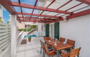 Four-Bedroom Apartment in Supetar